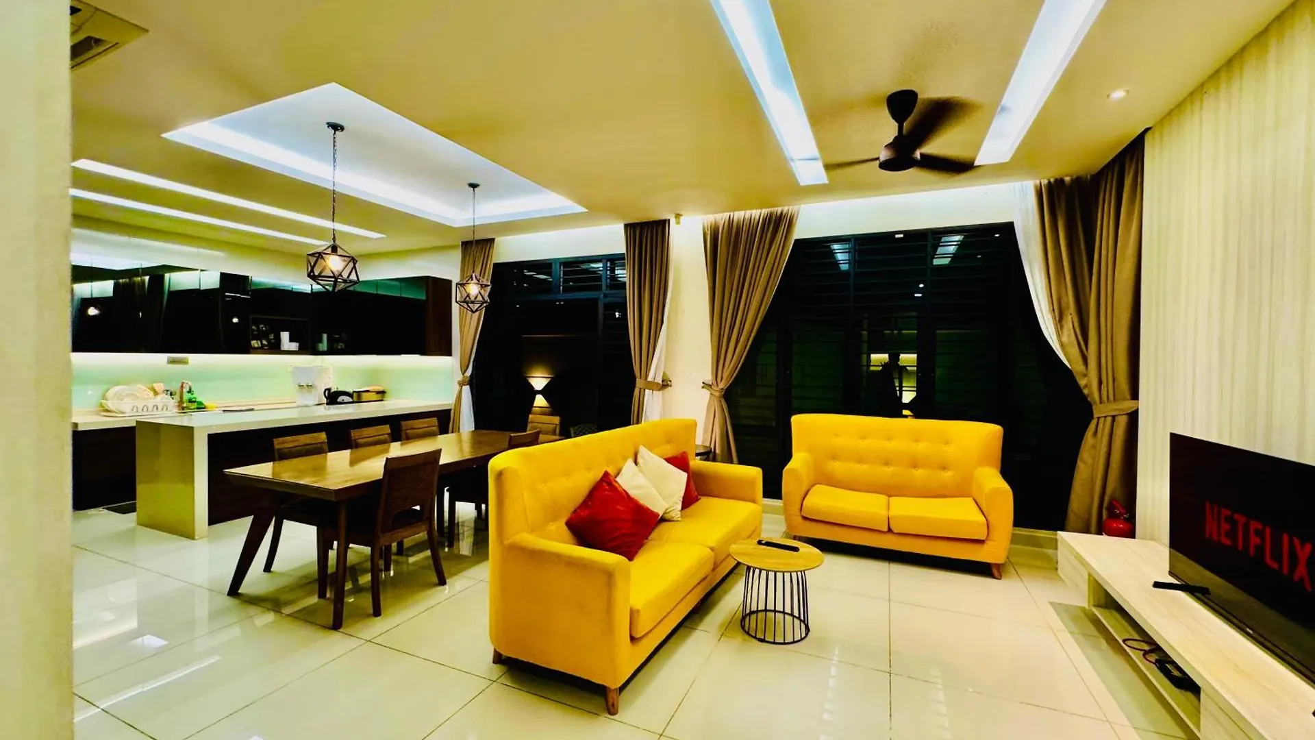 Private Pool Villa Near Batu Ferringhi Beach